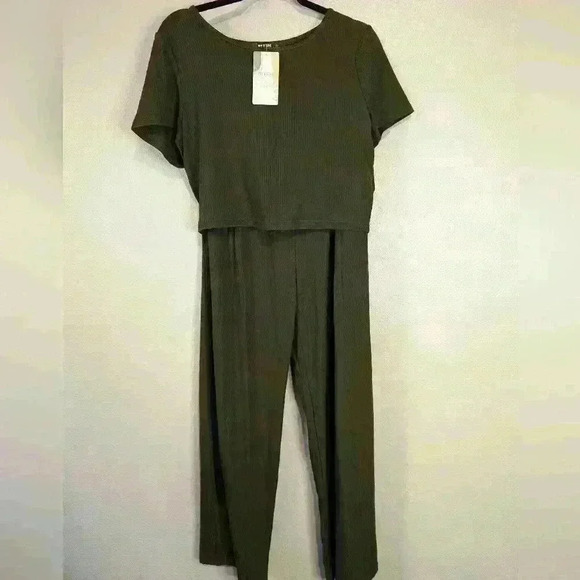 Women's Green 2-Piece ribbed set crop top and long baggy pants Cozy size Large - Picture 1 of 10